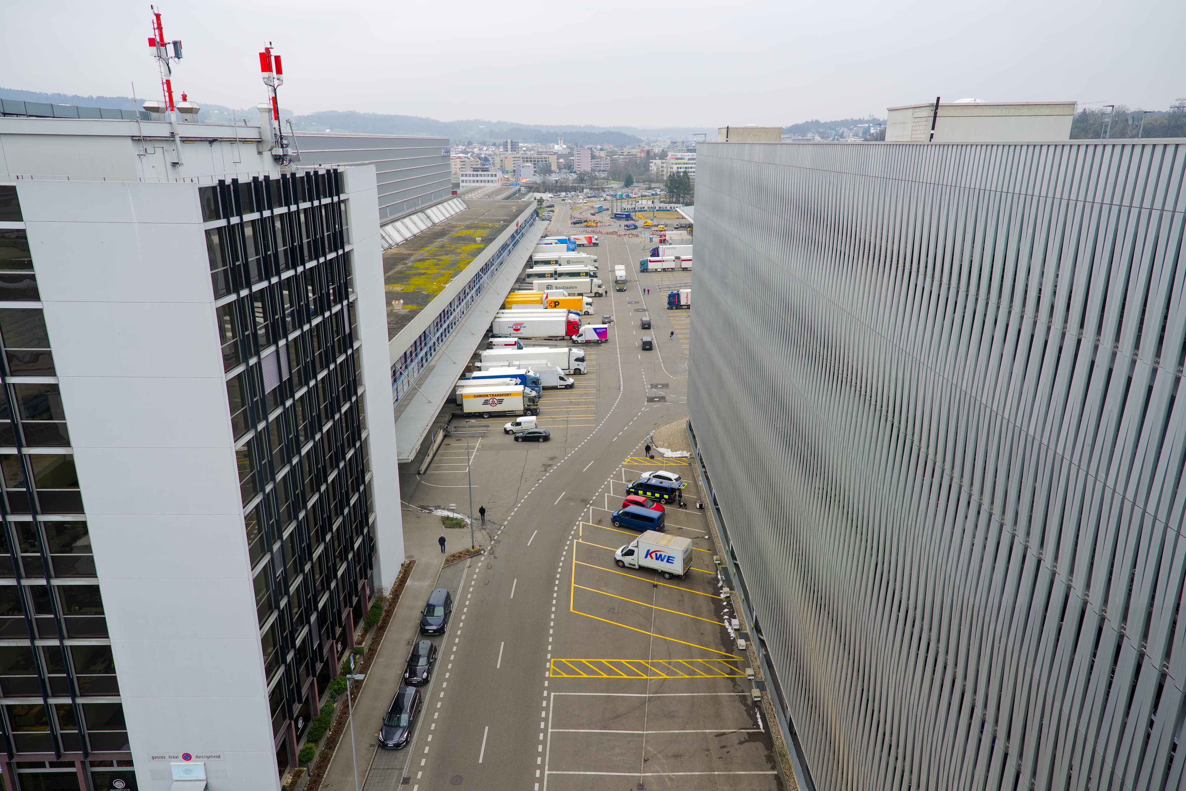 Flughafen Zürich Terminal - Luftfracht Import Abwicklung schweizweit Vector Logistics